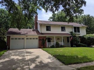 15254 Golden Rain Dr, Chesterfield, MO 63017