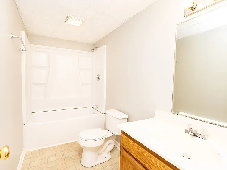402 Hall St #A — Photo 9