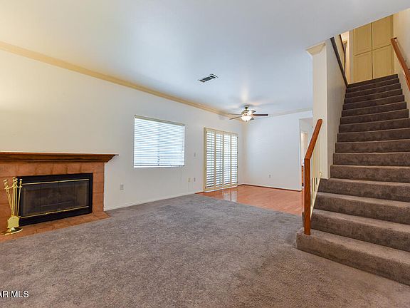 2nd image of 13030 Moorpark St #1
