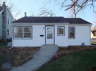 131 N Lincoln St, Lake Crystal, MN 56055