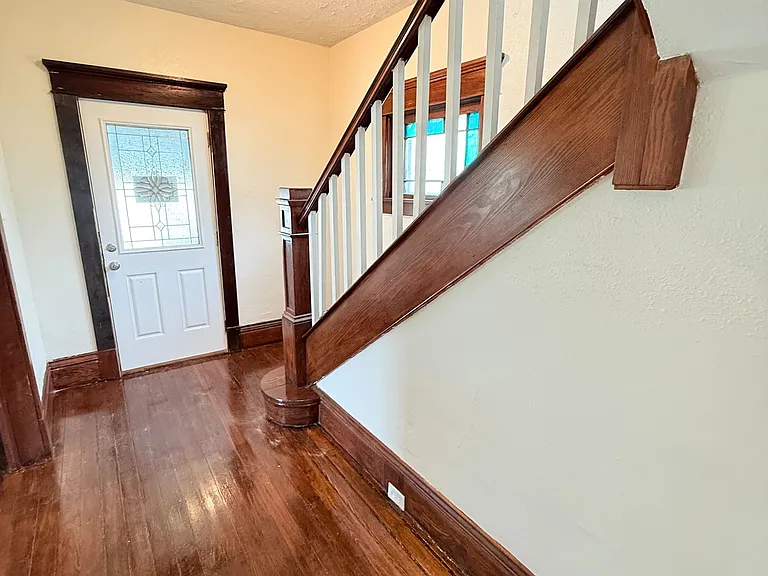 563 Cedar Ave — Photo 6