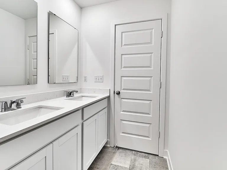 425 Eisenhower St — Photo 28