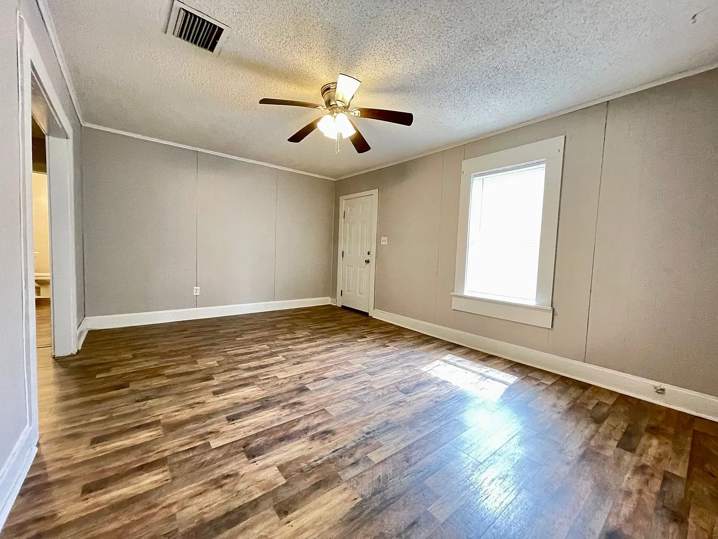 Center Street Apts. — Photo 4