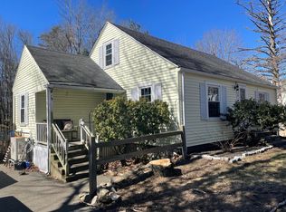 79 York St, York, ME 03909