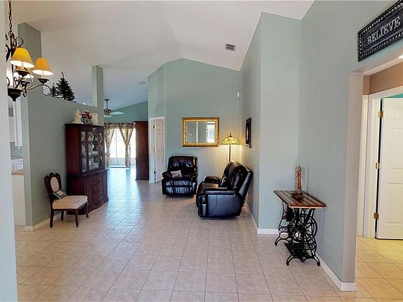 5th image of 8876 Cedar Hollow Dr