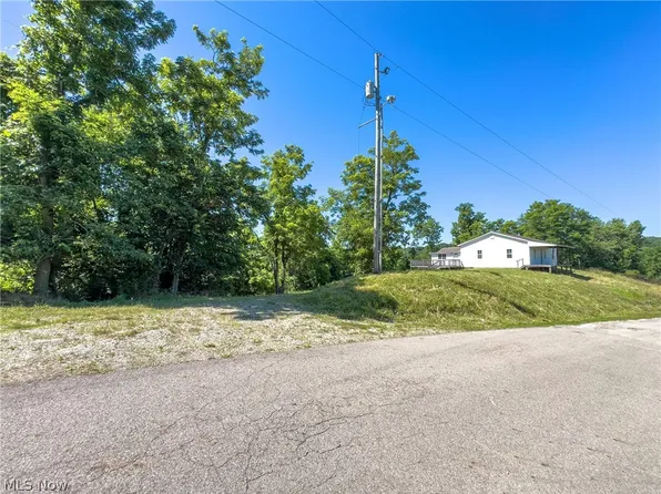 9415 Bishopville Rd, Glouster, OH 45732