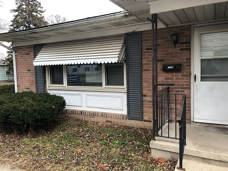 1404 Lape St — Photo 1