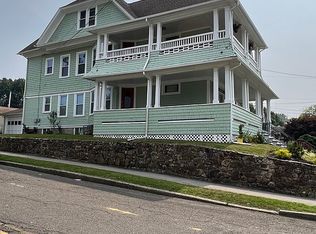 445-447 Burnsford Ave, Bridgeport, CT 06606