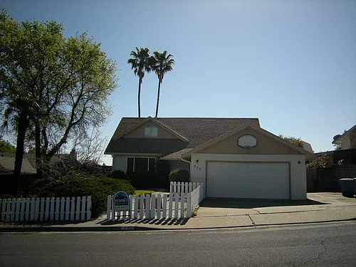 575 Trinity Dr Photo 1