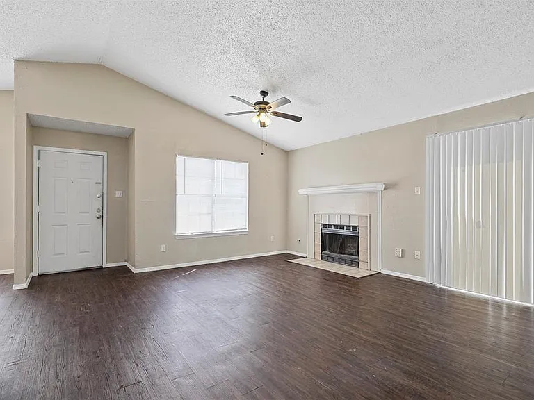 10311 Tamworth Dr — Photo 24