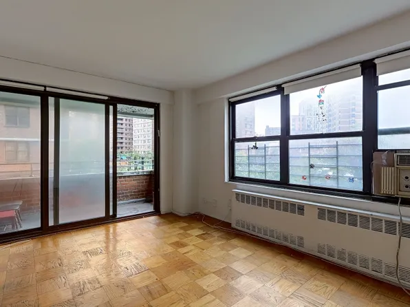 268 East B'way image 1 of 7