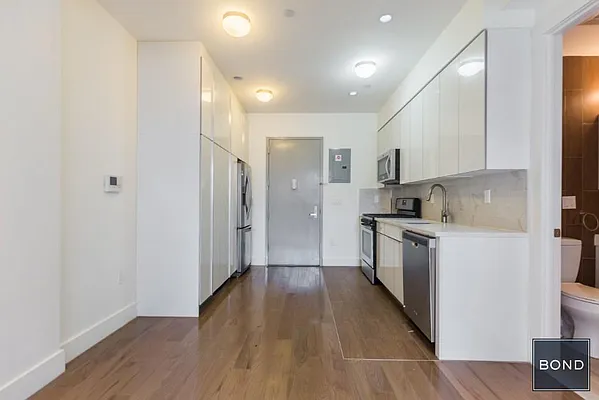 Rented by Bond New York | media 15