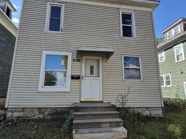 908 Mulberry St — Photo 1