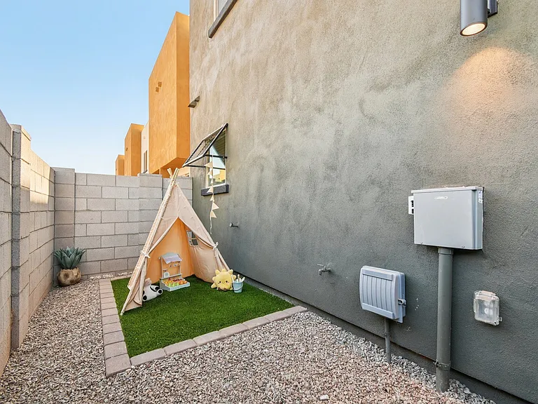 Villas on Van Buren — Photo 42
