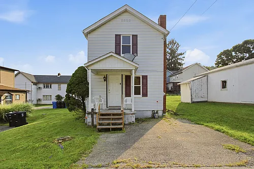 1810 Salem St Photo 1