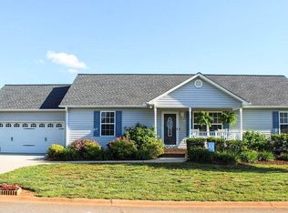 139 Summer Lady Ln, Boiling Springs, SC 29316