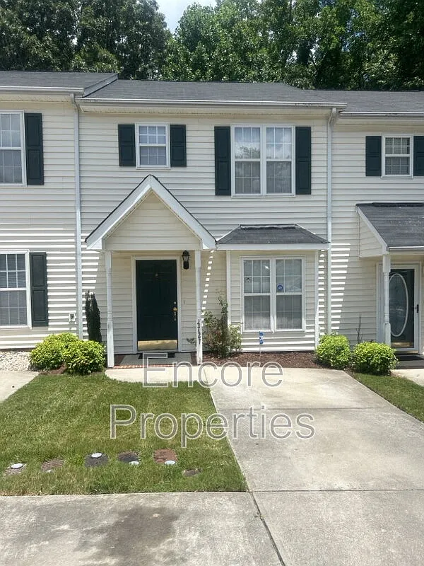 2 bed, 2.5 bath, 1215 sqft, $1,500 — Photo 1