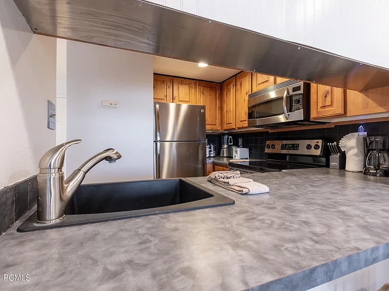 2000 Prospector Ave #409 — Photo 6