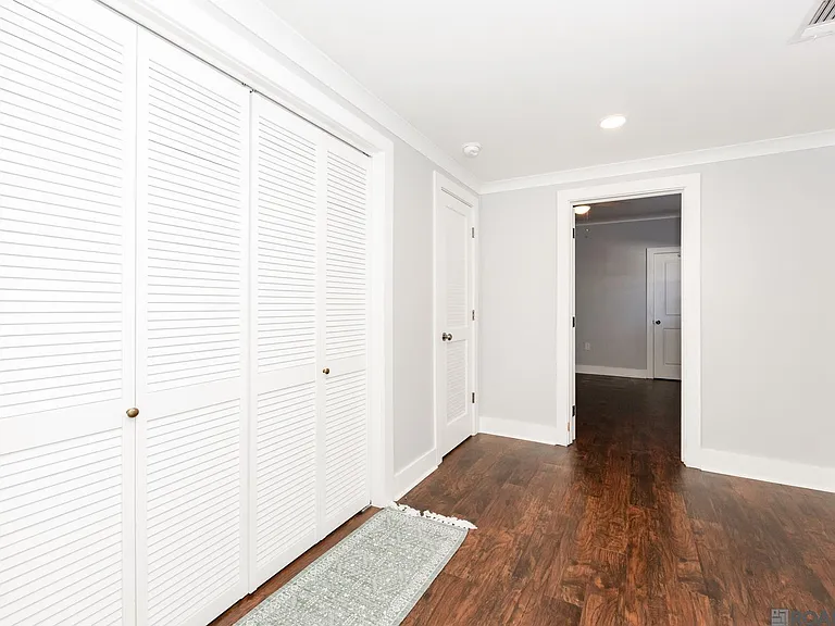 423 Avenue E — Photo 20