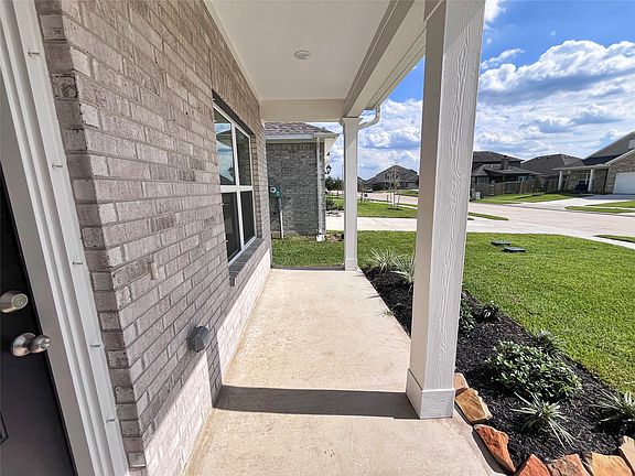 The James- Front Porch