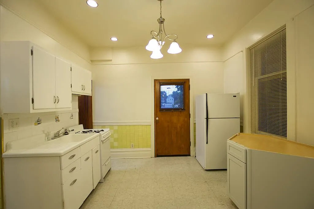 Building Photo - 2825 W Shakespeare Ave #2