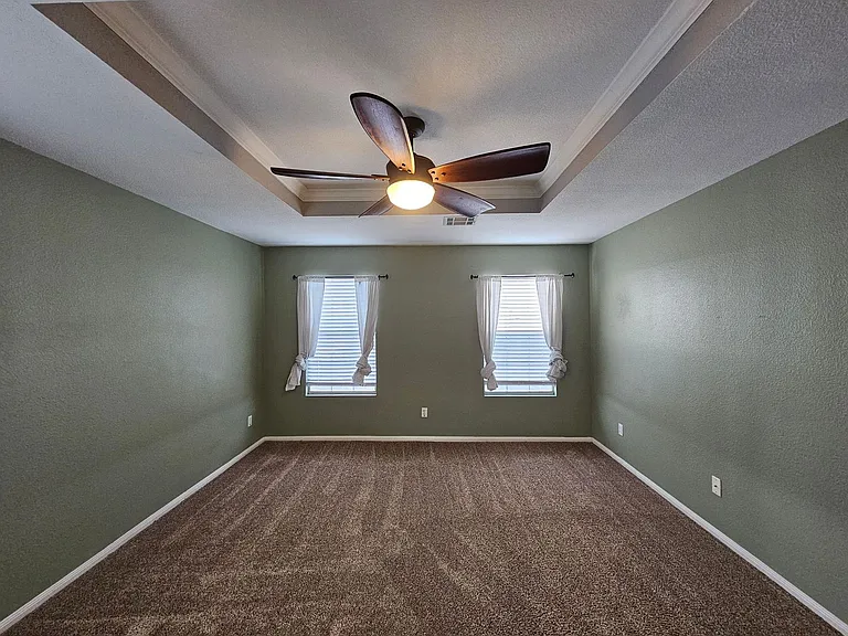 5704 Schneider Dr — Photo 8