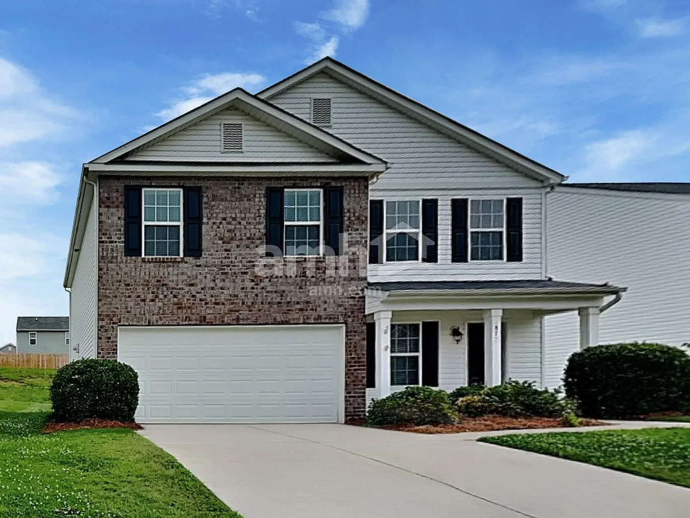 3 bed, 2.5 bath, 1890 sqft, $2,055 — Photo 1