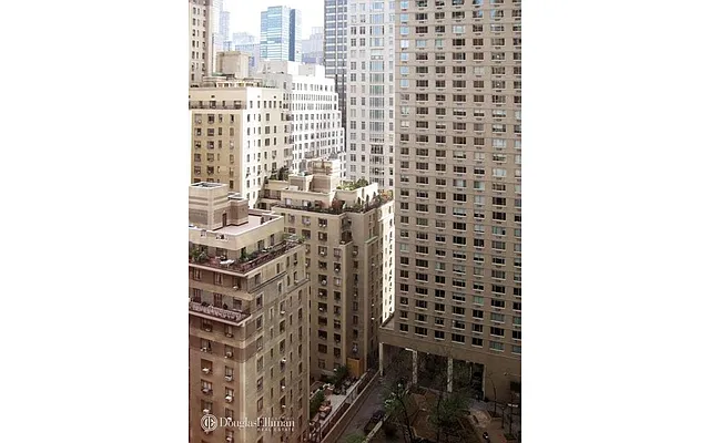 Rented by Douglas Elliman | media 32