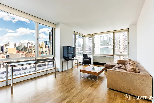 Rented by Halstead Real Estate | media 6
