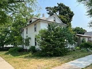 4th image of 1122 W Delavan Dr