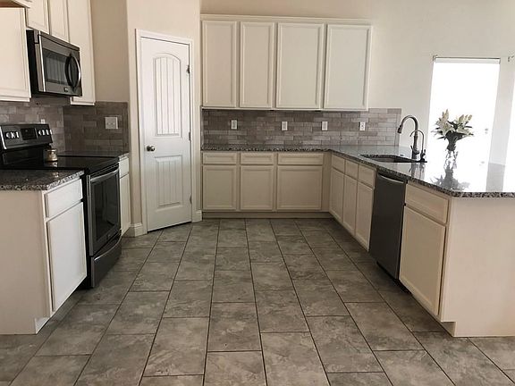 3rd image of 1403 Wrangler Ln