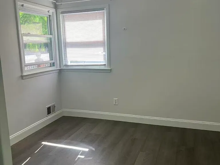 709 Collfield Ave — Photo 9