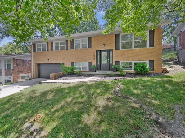 11270 Briarstone Dr, Saint Louis, MO 63126