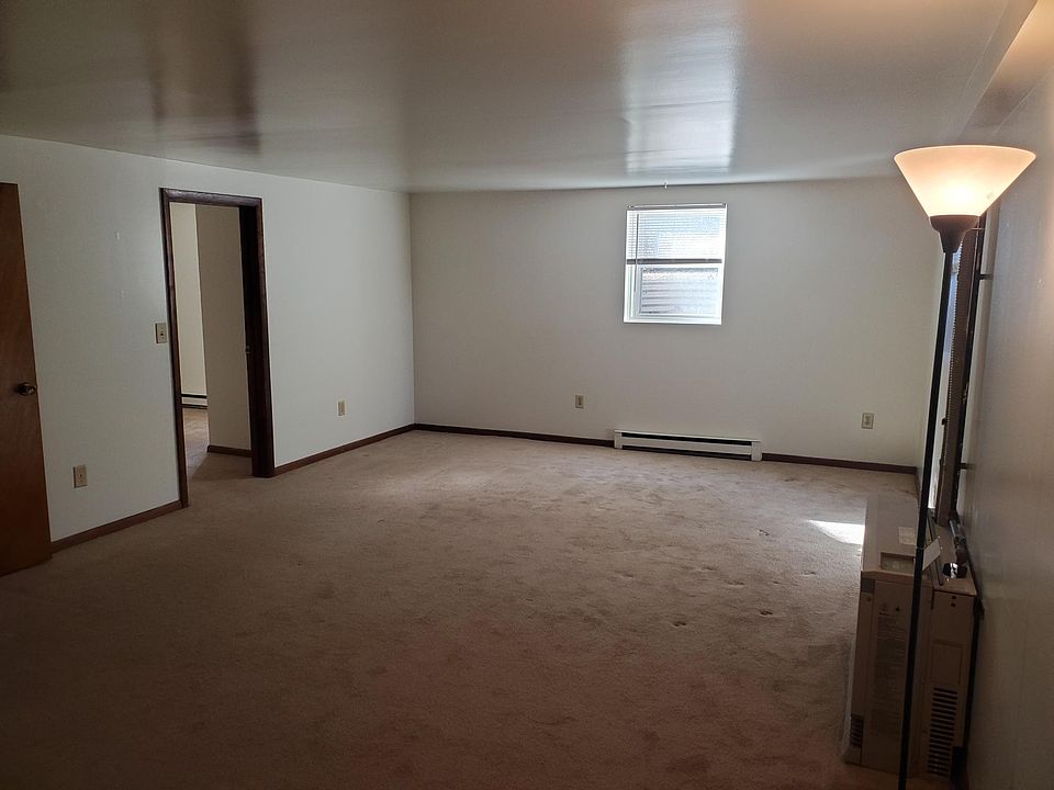 2nd image of 43 Maple Dr