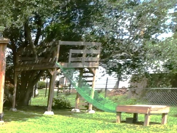548 Meadowcroft Ln, Winnie, TX 77665