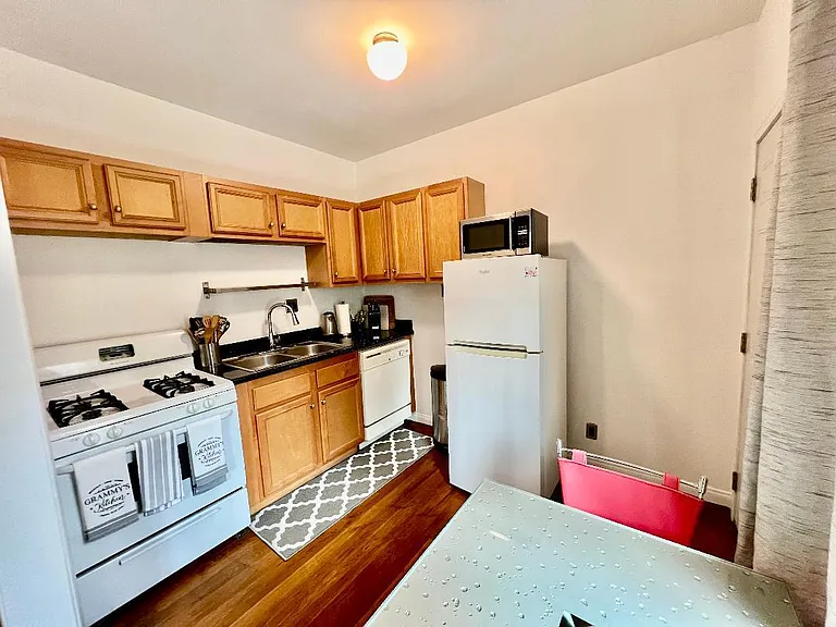 1144 N Hudson Ave #1/2 — Photo 5