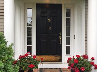 18 Whistle Berry Cir, Hanover, MA 02339