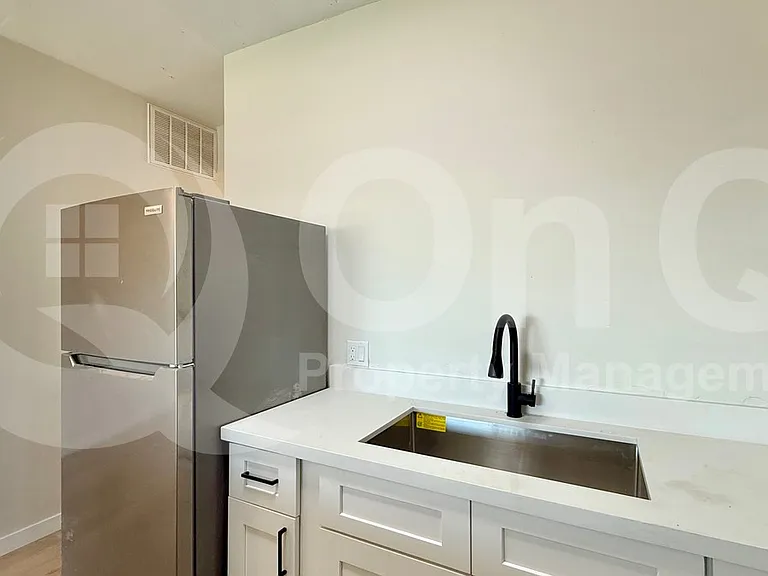 25 E Eva St #17 — Photo 2