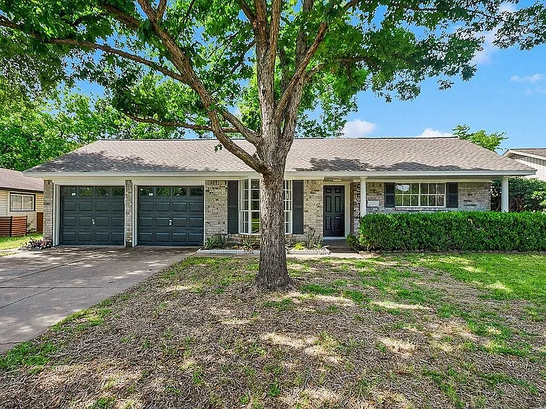 5514 Chantilly Ln — Photo 1