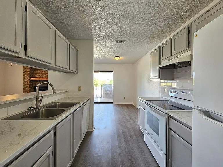 1815 Cedarhill Dr #A-D — Photo 8