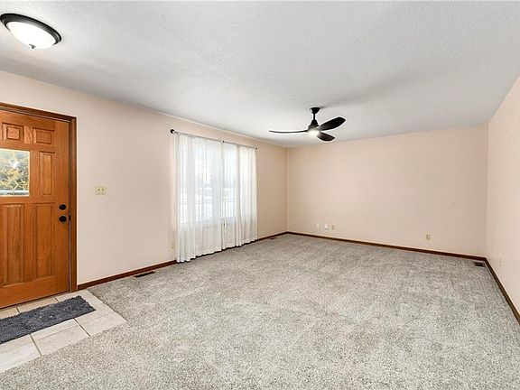 4th image of 1459 3rd Ave