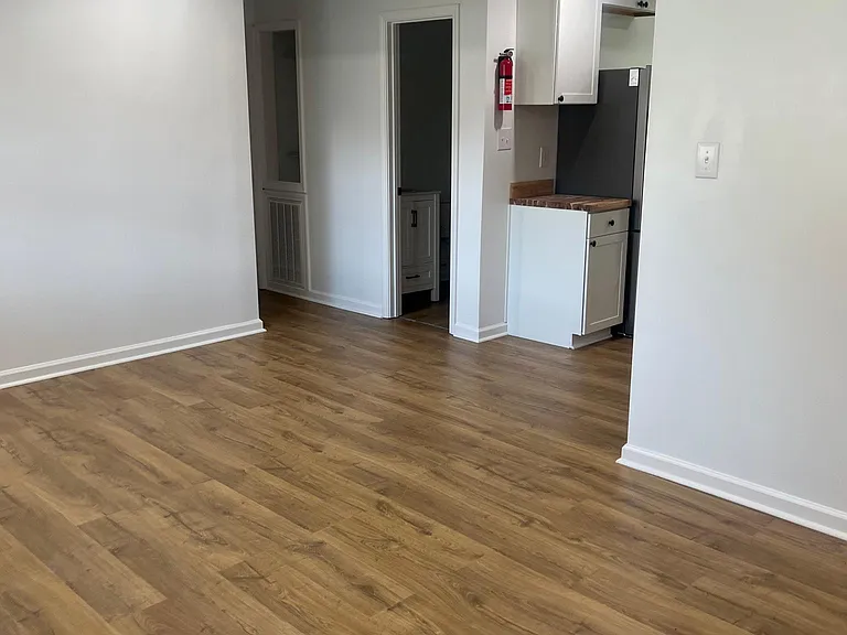 1904 Dutch Valley Dr #3 — Photo 5