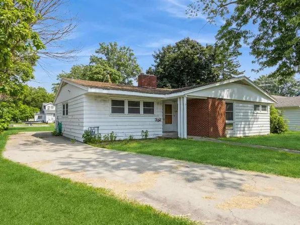 392 W Marion St, Marengo, IA 52301