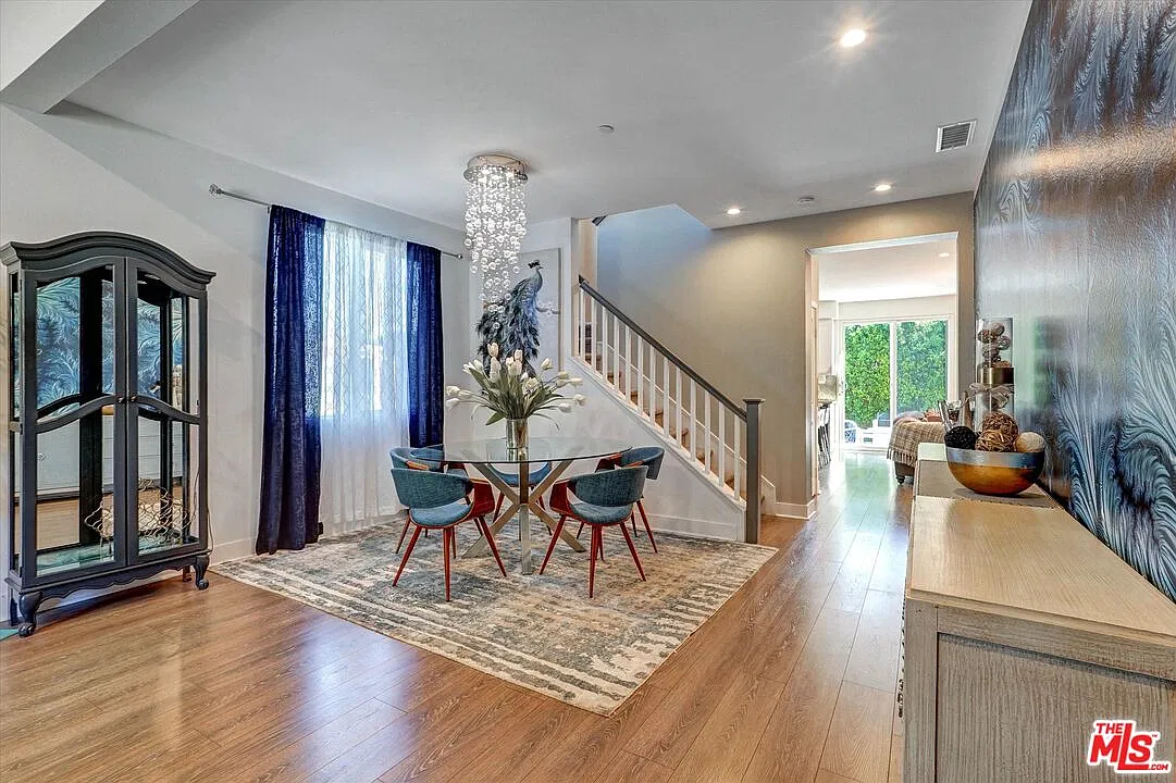 4 bed, 3.0 bath, 2211 sqft, $6,000 — Photo 4