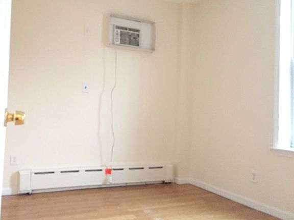 2nd image of 3019 30th Ave