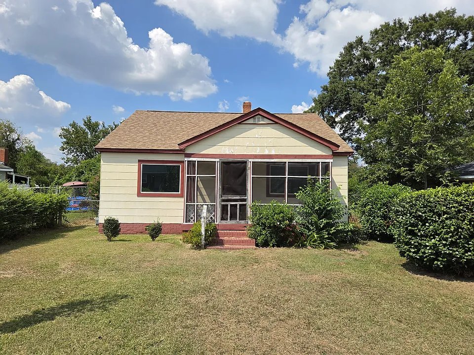 2037 Steiner Ave