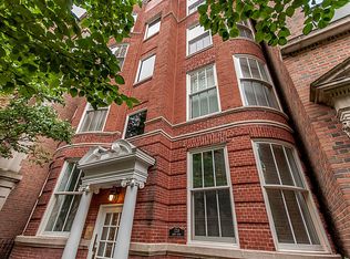 1216 N Astor St APT 1B, Chicago, IL 60610