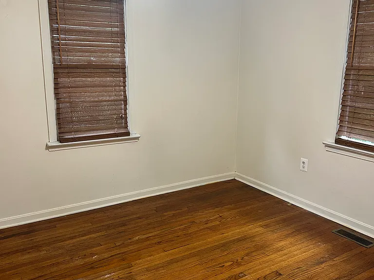 1203 Westview Dr — Photo 10