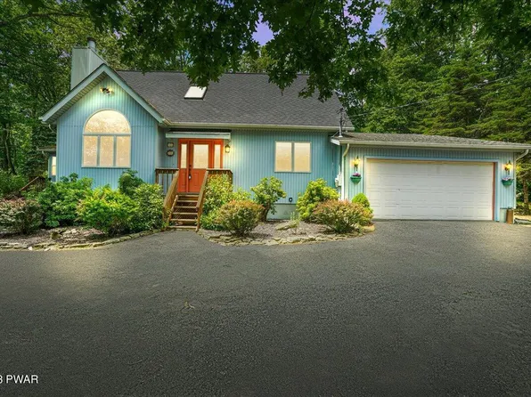 128 Hillside Dr, Lords Valley, PA 18428