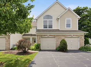3069 Autumn Lake Dr, Aurora, IL 60504